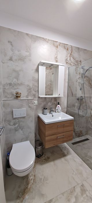 Închiriez apartament 3 camere complet mobilat și utilat