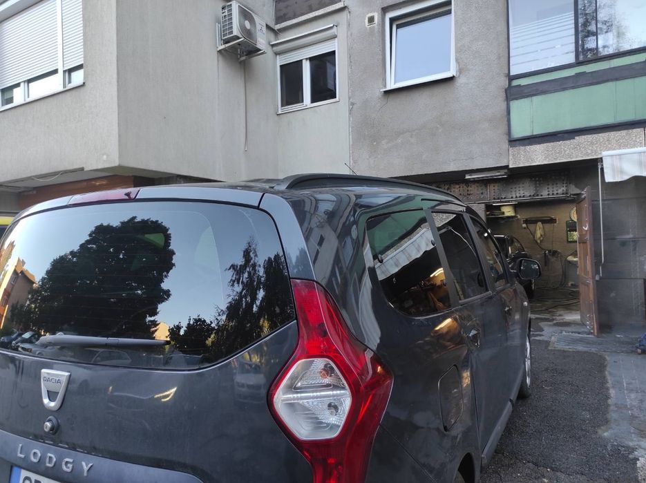 Тониране, затъмняване на автостъкла, облепване с декоративно фолио