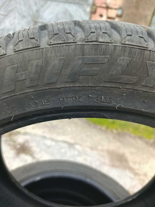 Зимни гуми 4 бр. 255/45/20, DOT 22/23