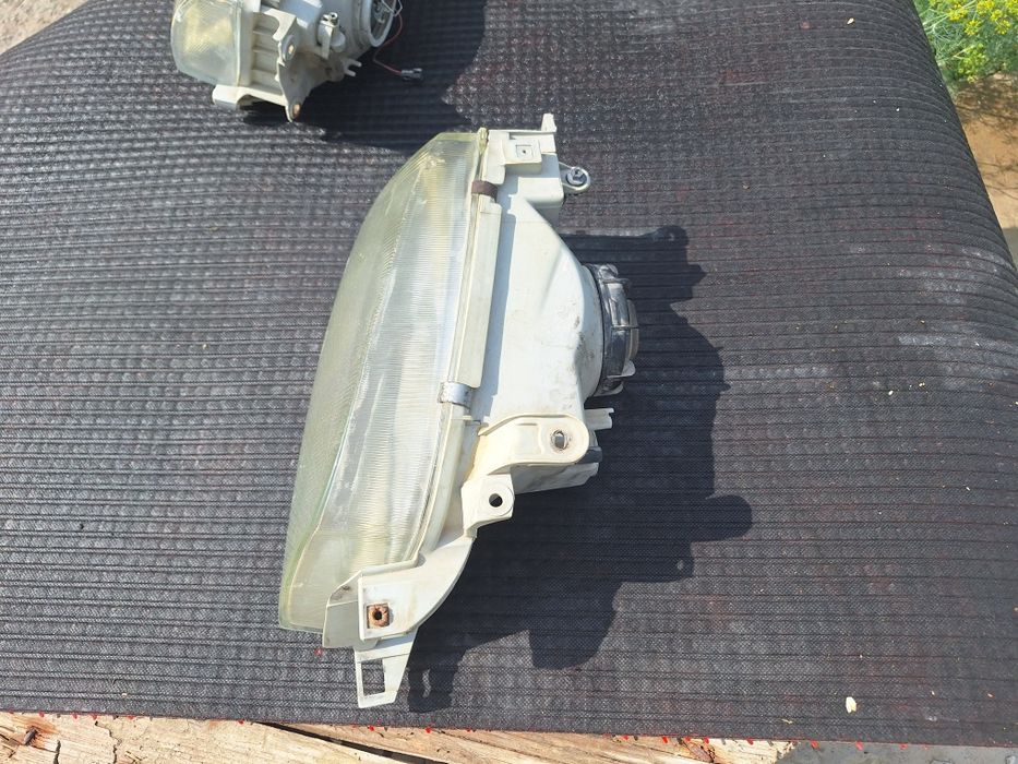 Тоиота карина Е ге арналған фарлар