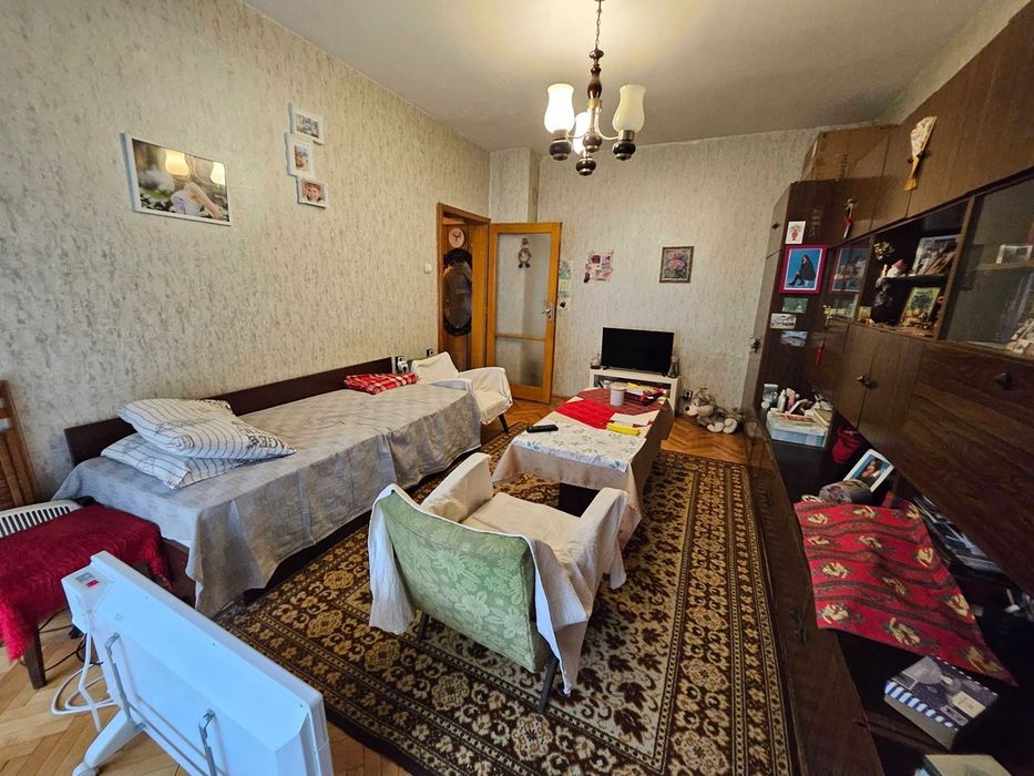 Продава се Тристаен апартамент в София, Дружба 1 - 70 кв.м за 2072 €/кв.м - Снимка #1