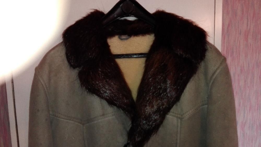 Vind cojoc blana naturala in stare foarte buna