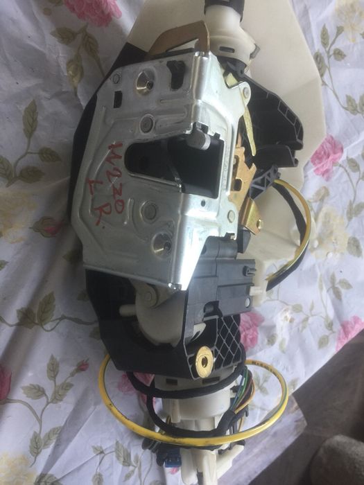 Замок Мерседес w220. С присоской.