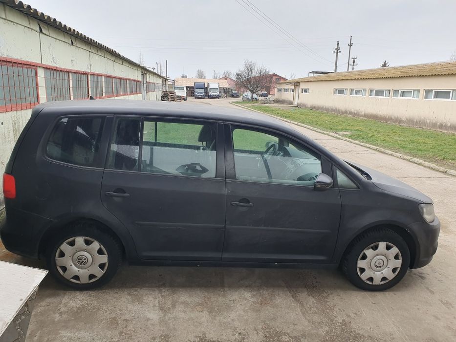 Dezmembrez vând piese Vw Touran  , 2012 , 1.4 benzină  , CDGA , 110 kw