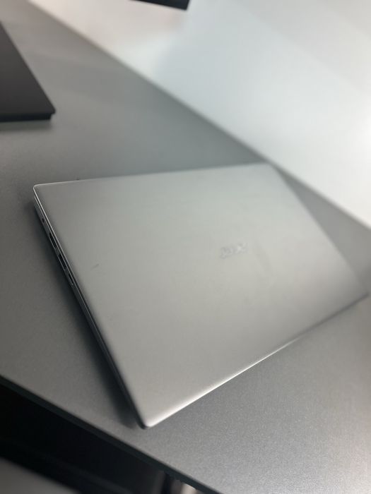 Офисный ноутбук Acer