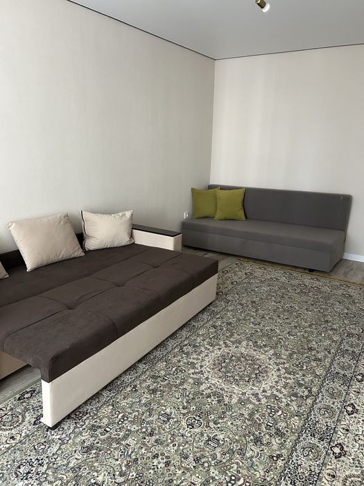 4 мкр, возле Азия Молл