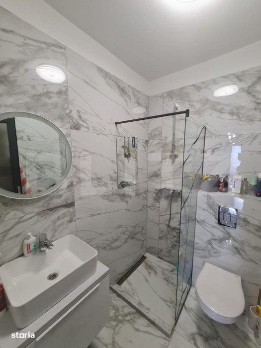 Apartament la cheie, semidecomandat, parcare inclusa, lift, zona Catan
