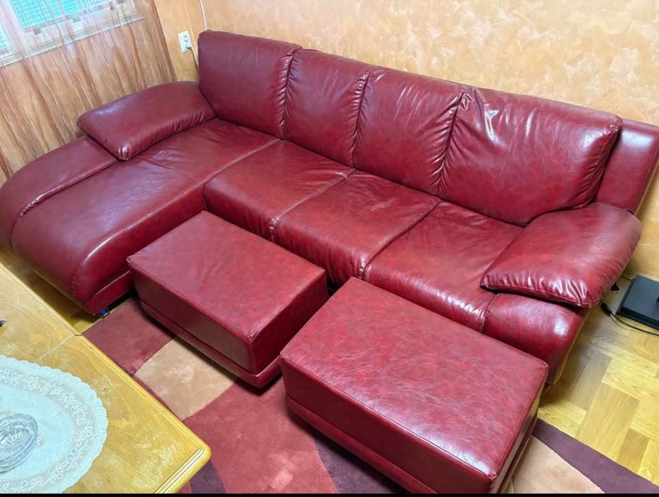Луксозен ъглов диван с 2 табуретки – италиански