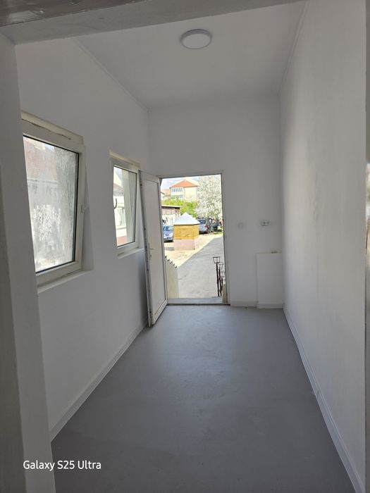 Se vinde spațiul comercial..ultra central în Deta
