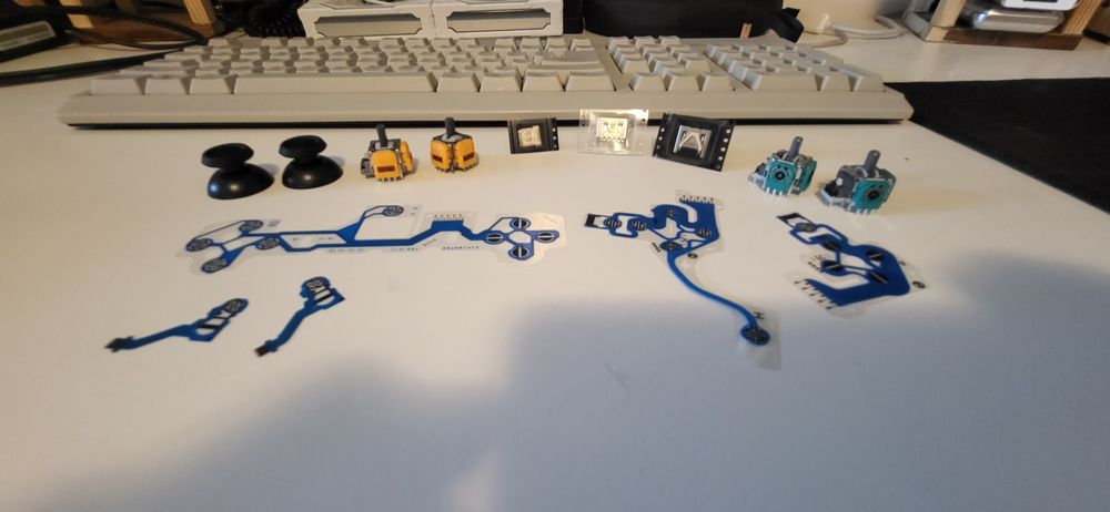 Reparatii Console Ps5 Ps4 Nintendo Xbox Curatare Controllare Laptop Pc