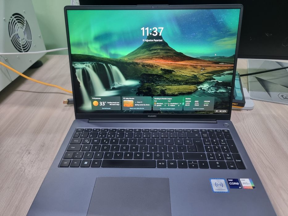 Продам Huawei MateBook 
Продаю Huawei MateB