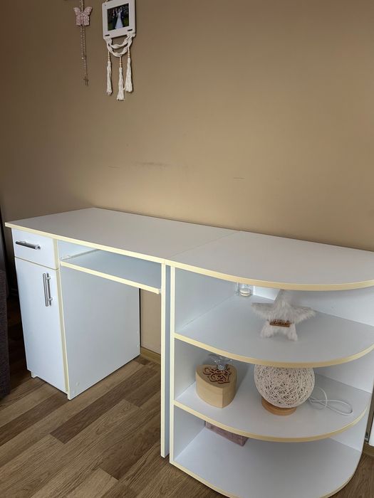 Birou+dulap cu rafturi