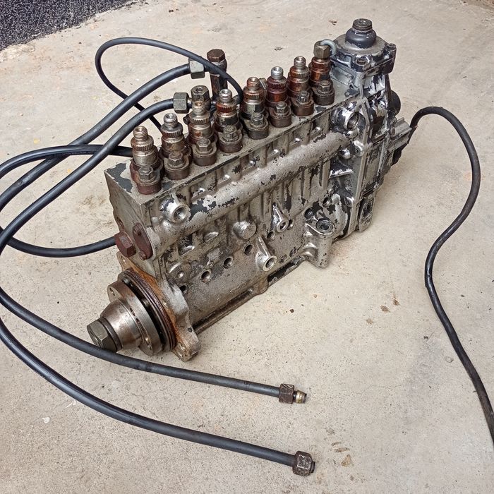 Vând pompă de injecție scania 144 L