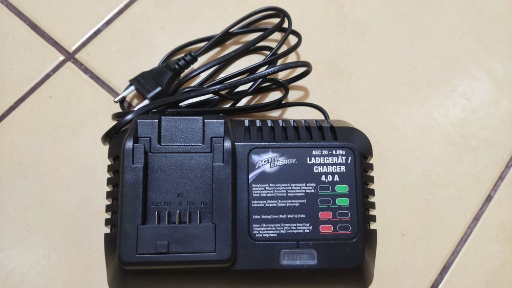 Încărcător acumulatori ferrex activ energy