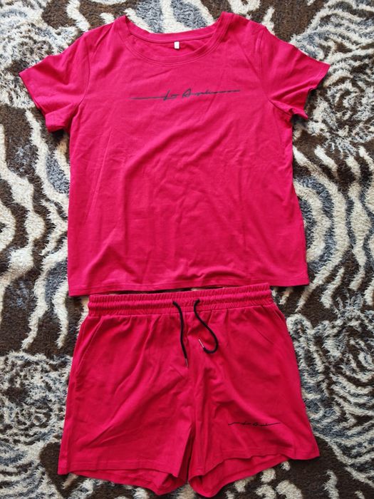 Set pt  femei,100% bumbac. Imprimeu grafic din 2 piese. Casual, tricou larg cu mâneci scurte, gat rotund.Pantaloni cu cordon și elastic și buzunare