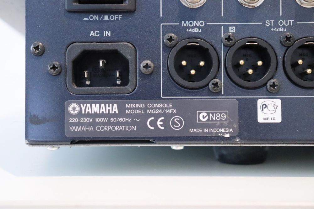 Аудио Микшер Yamaha MG24/14fx