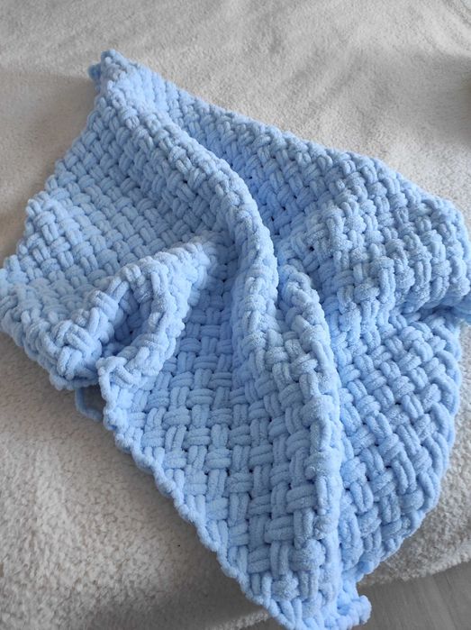 Бебешко одеяло-меко, пухкаво, ръчно плетено