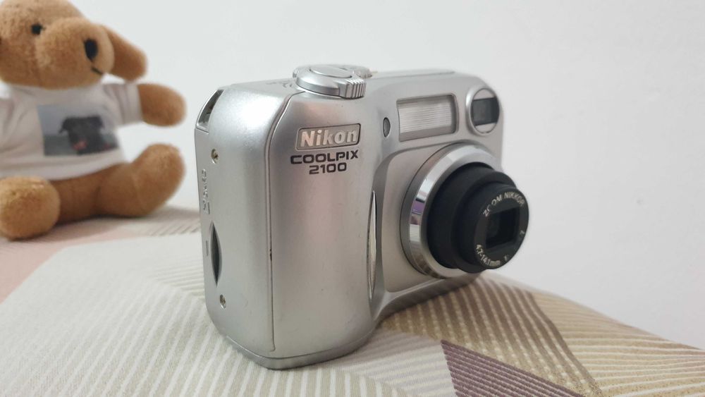 фотоапарат Nikon Coolpix 2100