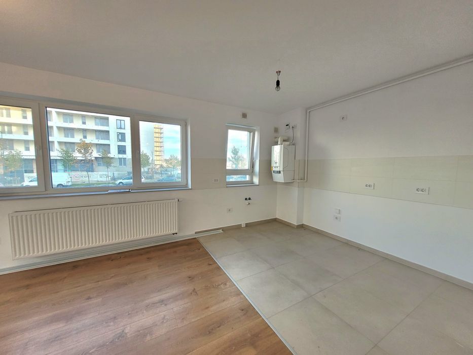 De închiriat studio folosit ca și spațiu comercial Coresi