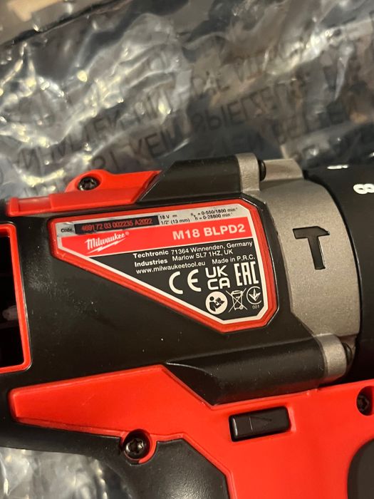 Без батерии - Безчетков Milwaukee комплект M18BLPP2A2-502X Две батерии