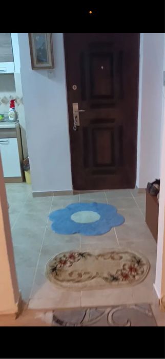 Vand  apartament cu 3 camere detalii in privat