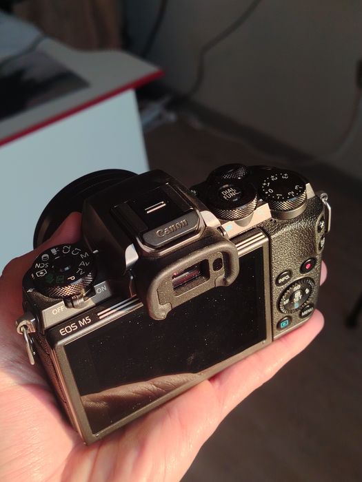 Камера Canon eos m5
