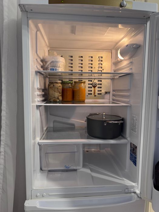 Б/у холодильник Indesit