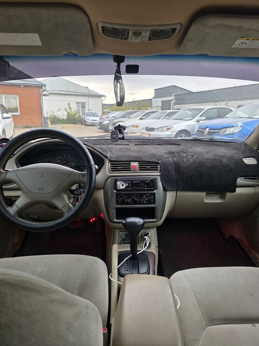 Mitsubishi Galant