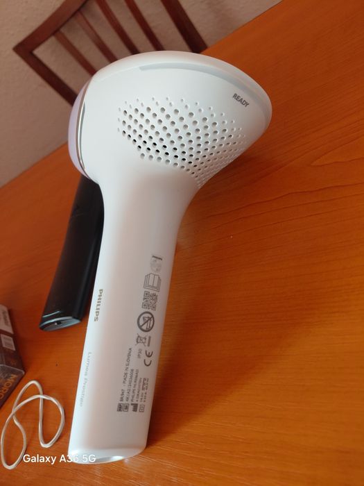Vând epilator Philips