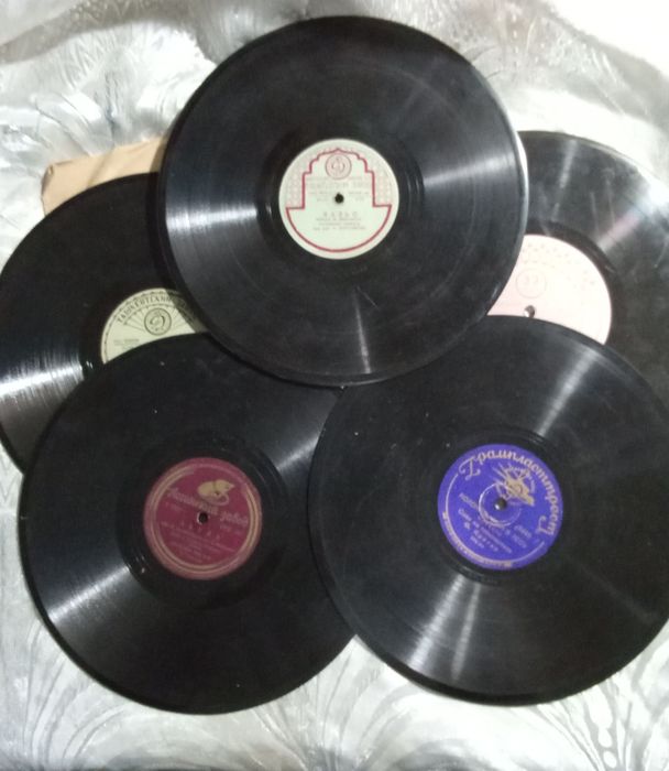 Патефонные и виниловые пластинки