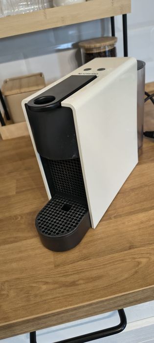 Nesspresso essenza mini C30 (pentru piese)