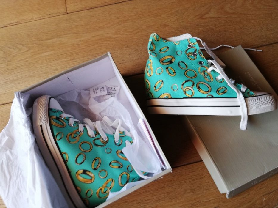 Дамски кецове, нови, цветни, свежи...