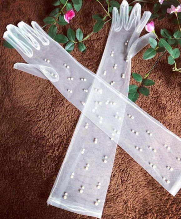 дълги бели ръкавици с перли