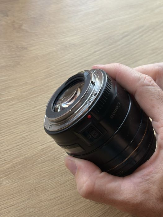 Canon EF 85mm f1.8