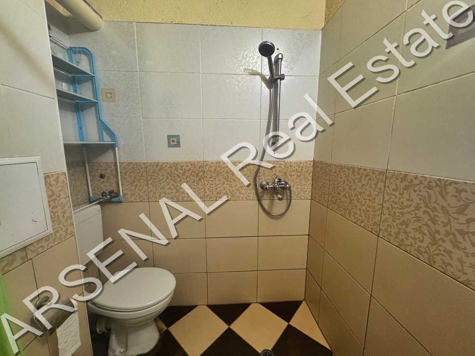 Двустаен апартамент под наем, Редута