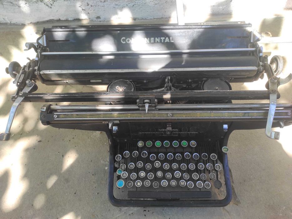 Mașină de scris perfect funcțională