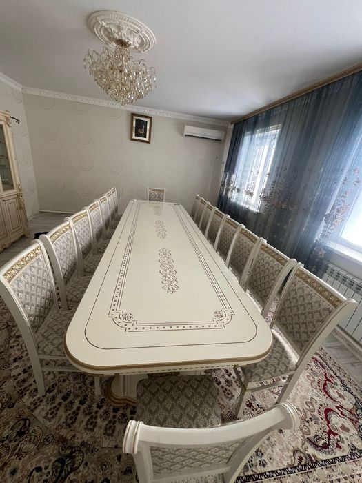 Продам стол и стулья