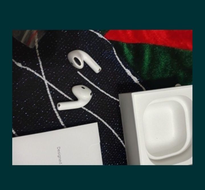 Продам Airpods 4 отдельно нет продаж