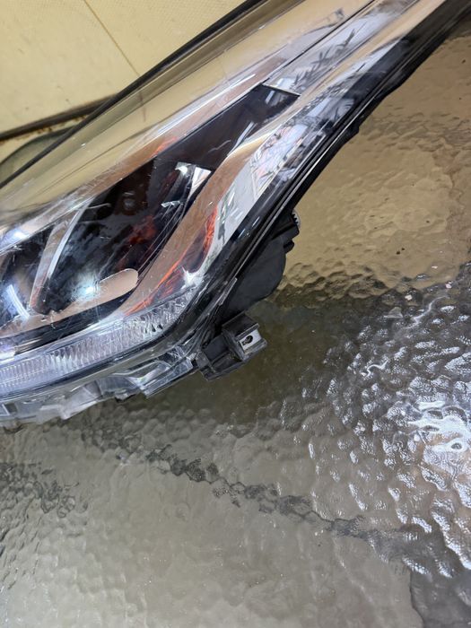 far stanga toyota chr