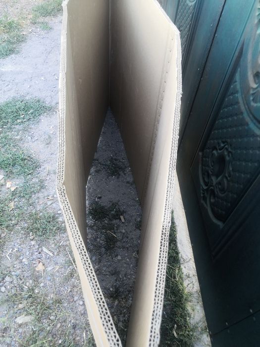 Картон сатылады багасы 1000 тенге калын