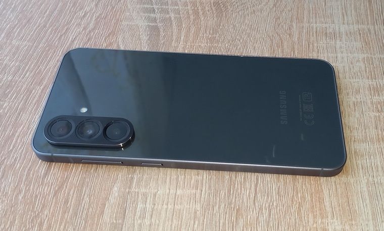 Samsung A56 продам, без обмена