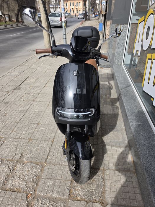 Segway e125s на 300 km електрически скутер.