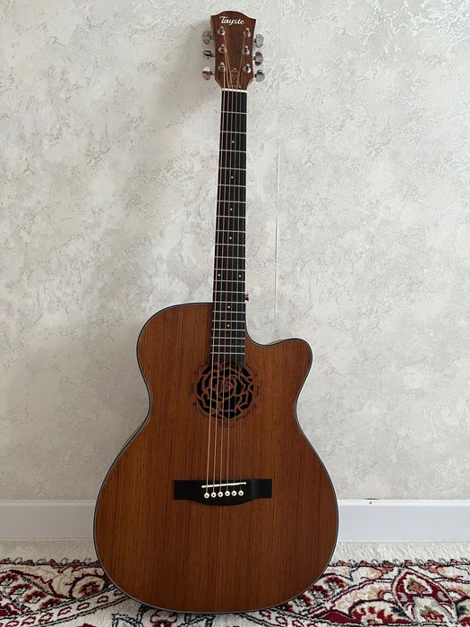 Гитара акустическая