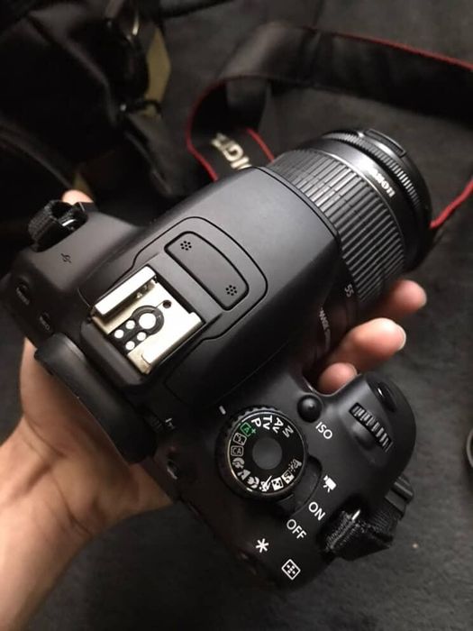 Фотоапарат Canon EOS 650D