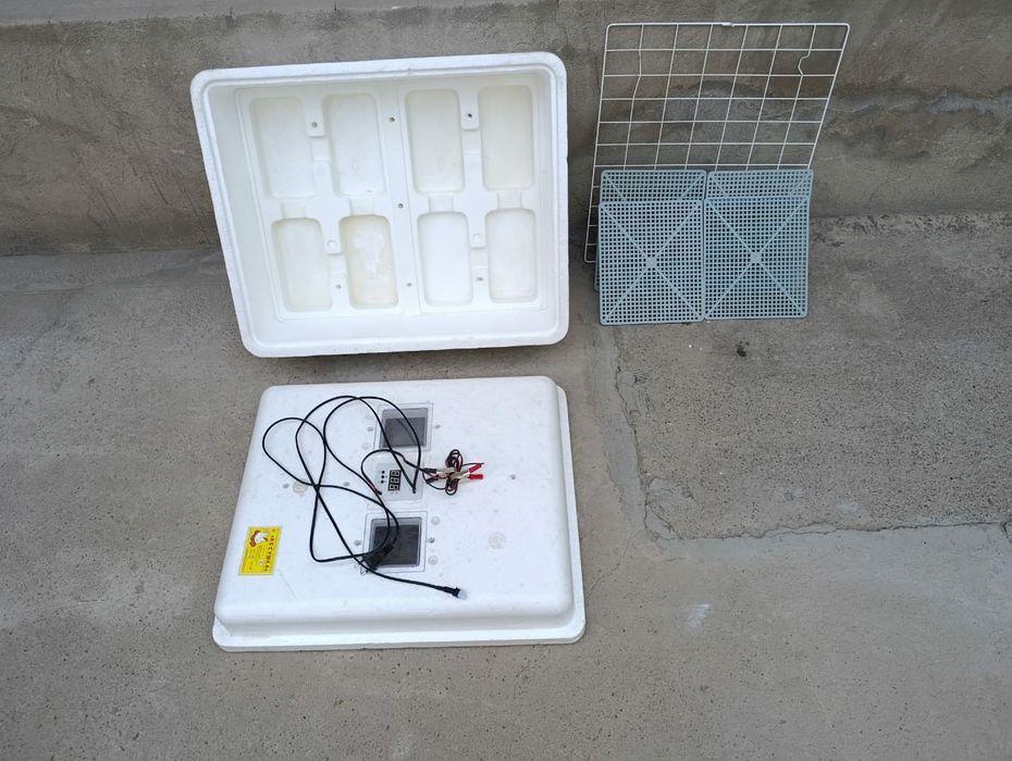 Инкубатор несушка 77 яйц