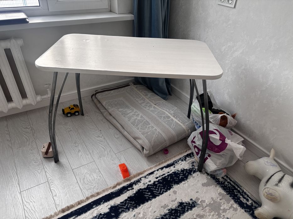 Продам стол Стол в хорошем состоянии