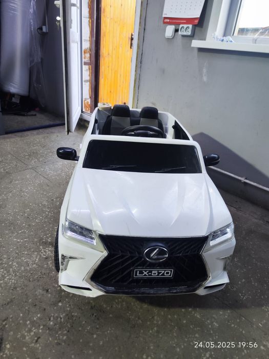 Продам детскую машинку Lexus