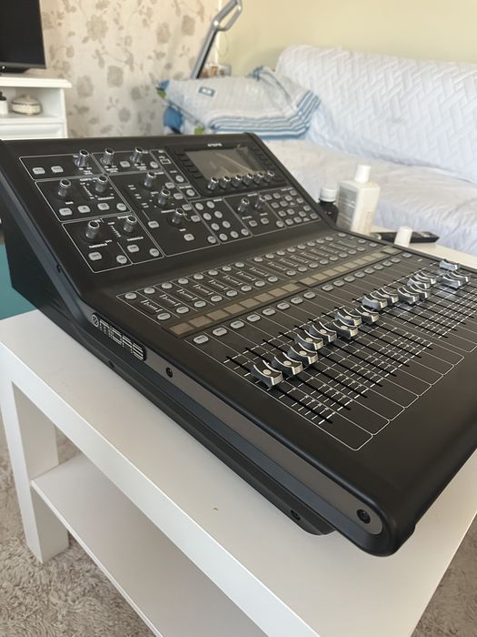 Mixer Digital Midas M32R Live