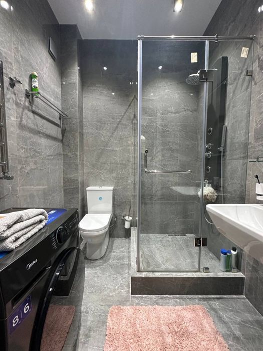 Продается Шикарная Квартира  Мирзо Улукбек район Эко базар 3/3/4