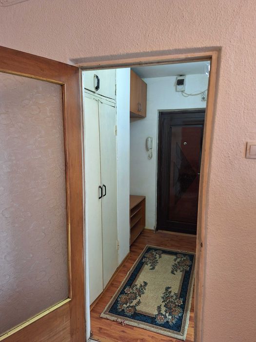 Vând garsonieră etaj 2